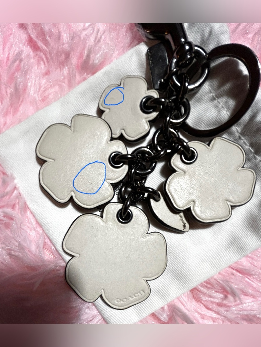 COACH TEA ROSE MIX BAG CHARM- CHALK/ELM - Picture 7 of 12